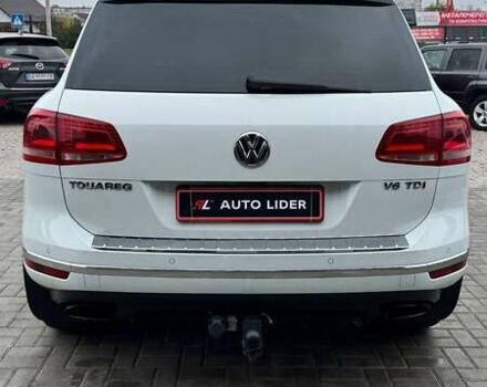 Білий Фольксваген Туарег, об'ємом двигуна 2.97 л та пробігом 320 тис. км за 23200 $, фото 3 на Automoto.ua