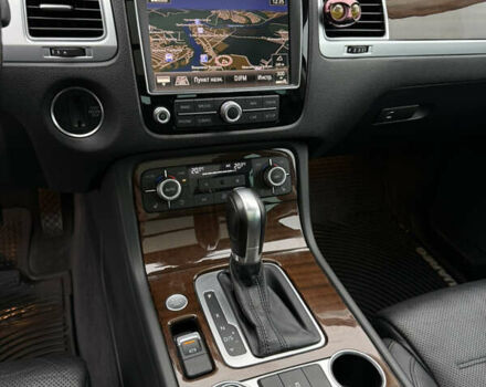 Белый Фольксваген Туарег, объемом двигателя 2.97 л и пробегом 216 тыс. км за 24500 $, фото 11 на Automoto.ua