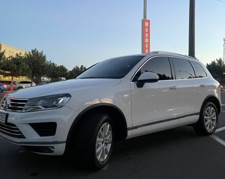 Белый Фольксваген Туарег, объемом двигателя 3 л и пробегом 208 тыс. км за 21800 $, фото 3 на Automoto.ua