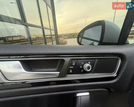 Білий Фольксваген Туарег, об'ємом двигуна 2.98 л та пробігом 287 тис. км за 24250 $, фото 20 на Automoto.ua