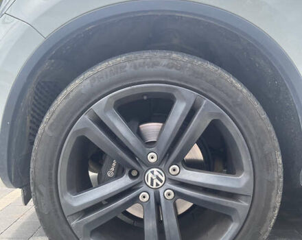 Білий Фольксваген Туарег, об'ємом двигуна 2.97 л та пробігом 247 тис. км за 29800 $, фото 8 на Automoto.ua