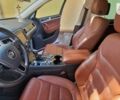 Білий Фольксваген Туарег, об'ємом двигуна 3 л та пробігом 102 тис. км за 34800 $, фото 4 на Automoto.ua