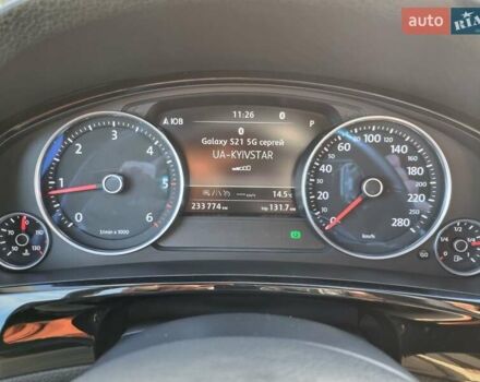 Белый Фольксваген Туарег, объемом двигателя 2.97 л и пробегом 230 тыс. км за 30000 $, фото 48 на Automoto.ua