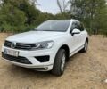 Белый Фольксваген Туарег, объемом двигателя 3 л и пробегом 204 тыс. км за 26000 $, фото 1 на Automoto.ua