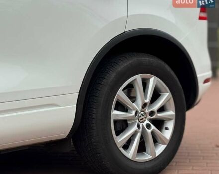 Белый Фольксваген Туарег, объемом двигателя 2.97 л и пробегом 206 тыс. км за 24900 $, фото 4 на Automoto.ua