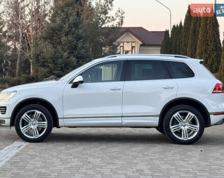 Білий Фольксваген Туарег, об'ємом двигуна 4.13 л та пробігом 197 тис. км за 27000 $, фото 4 на Automoto.ua