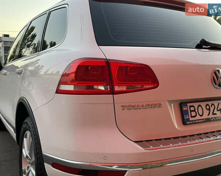 Белый Фольксваген Туарег, объемом двигателя 2.97 л и пробегом 208 тыс. км за 21800 $, фото 5 на Automoto.ua