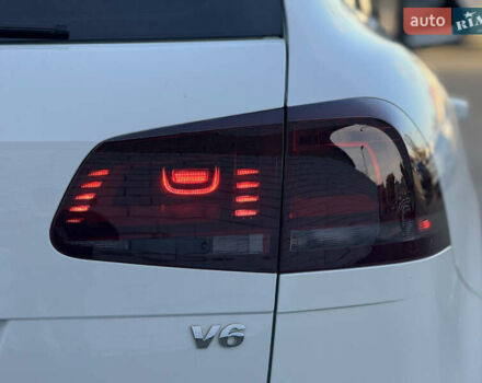 Белый Фольксваген Туарег, объемом двигателя 3.6 л и пробегом 242 тыс. км за 18500 $, фото 12 на Automoto.ua