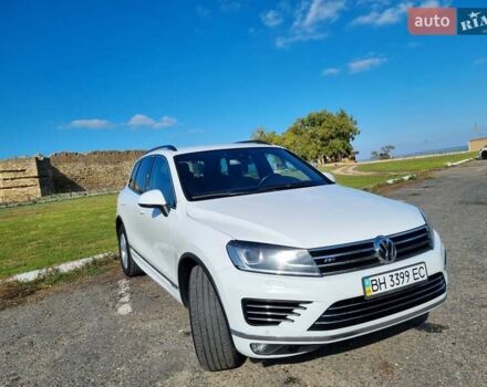 Белый Фольксваген Туарег, объемом двигателя 2.97 л и пробегом 230 тыс. км за 30000 $, фото 1 на Automoto.ua