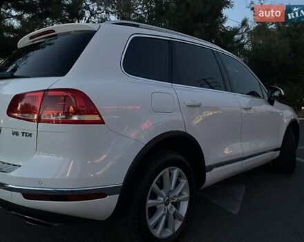 Белый Фольксваген Туарег, объемом двигателя 2.97 л и пробегом 208 тыс. км за 21800 $, фото 26 на Automoto.ua