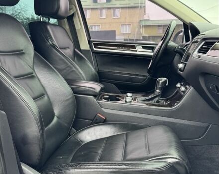 Белый Фольксваген Туарег, объемом двигателя 3 л и пробегом 320 тыс. км за 23700 $, фото 20 на Automoto.ua