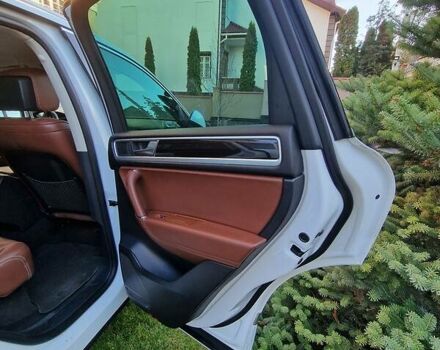 Білий Фольксваген Туарег, об'ємом двигуна 3 л та пробігом 102 тис. км за 34800 $, фото 21 на Automoto.ua