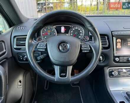 Белый Фольксваген Туарег, объемом двигателя 2.97 л и пробегом 205 тыс. км за 23900 $, фото 23 на Automoto.ua