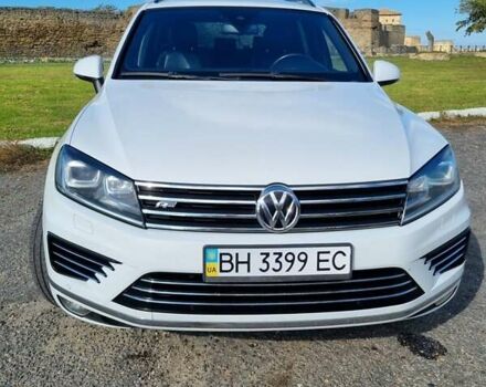 Белый Фольксваген Туарег, объемом двигателя 2.97 л и пробегом 230 тыс. км за 30000 $, фото 23 на Automoto.ua