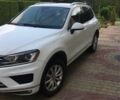 Білий Фольксваген Туарег, об'ємом двигуна 3 л та пробігом 285 тис. км за 20500 $, фото 2 на Automoto.ua