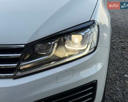 Белый Фольксваген Туарег, объемом двигателя 2.97 л и пробегом 205 тыс. км за 23900 $, фото 17 на Automoto.ua