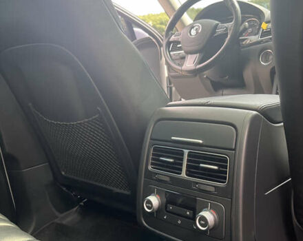 Білий Фольксваген Туарег, об'ємом двигуна 2.97 л та пробігом 247 тис. км за 29800 $, фото 21 на Automoto.ua