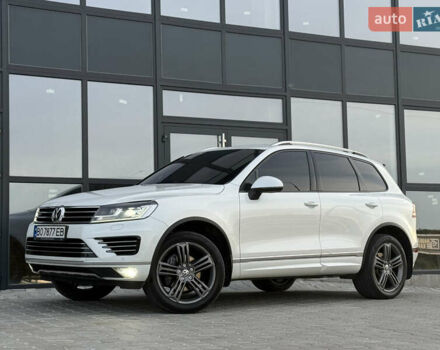 Білий Фольксваген Туарег, об'ємом двигуна 2.98 л та пробігом 287 тис. км за 24250 $, фото 2 на Automoto.ua