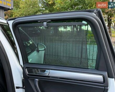 Белый Фольксваген Туарег, объемом двигателя 2.97 л и пробегом 205 тыс. км за 23900 $, фото 32 на Automoto.ua