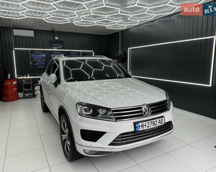 Белый Фольксваген Туарег, объемом двигателя 2.97 л и пробегом 193 тыс. км за 24500 $, фото 10 на Automoto.ua