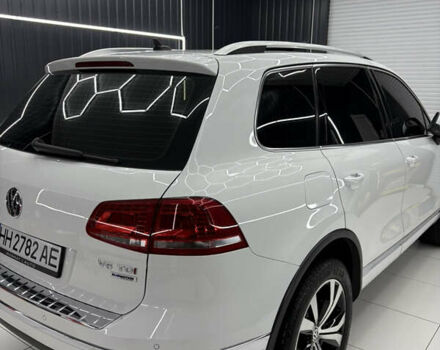 Белый Фольксваген Туарег, объемом двигателя 2.97 л и пробегом 193 тыс. км за 24500 $, фото 6 на Automoto.ua