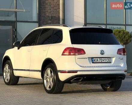 Білий Фольксваген Туарег, об'ємом двигуна 3 л та пробігом 279 тис. км за 24700 $, фото 4 на Automoto.ua