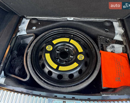 Білий Фольксваген Туарег, об'ємом двигуна 4.13 л та пробігом 197 тис. км за 27000 $, фото 16 на Automoto.ua