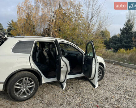 Білий Фольксваген Туарег, об'ємом двигуна 3 л та пробігом 199 тис. км за 35500 $, фото 21 на Automoto.ua