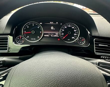 Белый Фольксваген Туарег, объемом двигателя 3 л и пробегом 172 тыс. км за 32500 $, фото 5 на Automoto.ua