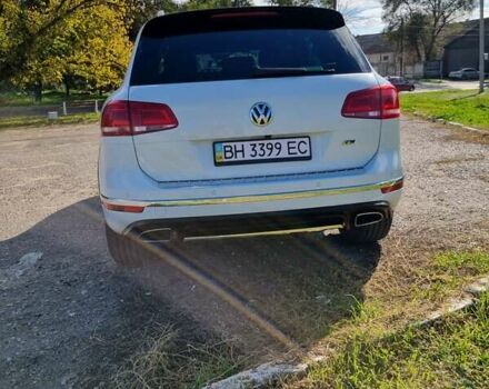 Белый Фольксваген Туарег, объемом двигателя 2.97 л и пробегом 230 тыс. км за 30000 $, фото 19 на Automoto.ua