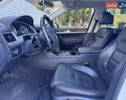 Белый Фольксваген Туарег, объемом двигателя 3.6 л и пробегом 242 тыс. км за 18500 $, фото 27 на Automoto.ua