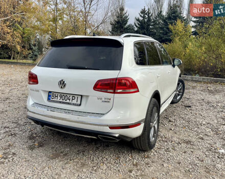 Білий Фольксваген Туарег, об'ємом двигуна 3 л та пробігом 199 тис. км за 35500 $, фото 3 на Automoto.ua