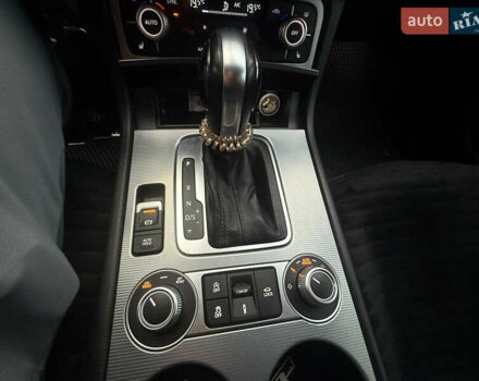 Білий Фольксваген Туарег, об'ємом двигуна 2.98 л та пробігом 287 тис. км за 24250 $, фото 43 на Automoto.ua