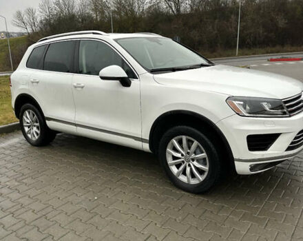 Белый Фольксваген Туарег, объемом двигателя 2.97 л и пробегом 215 тыс. км за 19700 $, фото 9 на Automoto.ua