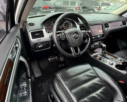 Білий Фольксваген Туарег, об'ємом двигуна 2.97 л та пробігом 320 тис. км за 23200 $, фото 8 на Automoto.ua