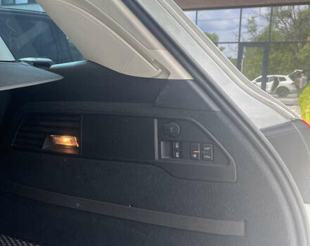 Білий Фольксваген Туарег, об'ємом двигуна 2.97 л та пробігом 247 тис. км за 29800 $, фото 23 на Automoto.ua