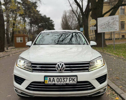 Белый Фольксваген Туарег, объемом двигателя 3.6 л и пробегом 125 тыс. км за 22500 $, фото 14 на Automoto.ua