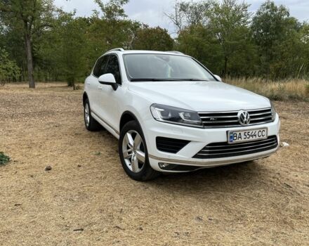 Белый Фольксваген Туарег, объемом двигателя 3 л и пробегом 204 тыс. км за 26000 $, фото 5 на Automoto.ua