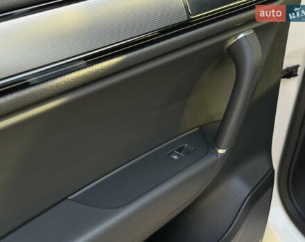 Білий Фольксваген Туарег, об'ємом двигуна 3 л та пробігом 279 тис. км за 24700 $, фото 32 на Automoto.ua