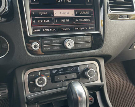 Білий Фольксваген Туарег, об'ємом двигуна 3 л та пробігом 199 тис. км за 35500 $, фото 29 на Automoto.ua