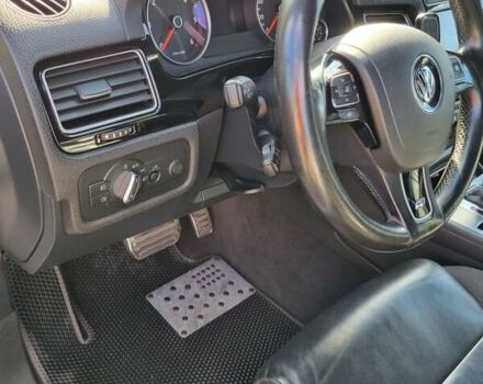 Белый Фольксваген Туарег, объемом двигателя 2.97 л и пробегом 230 тыс. км за 30000 $, фото 41 на Automoto.ua