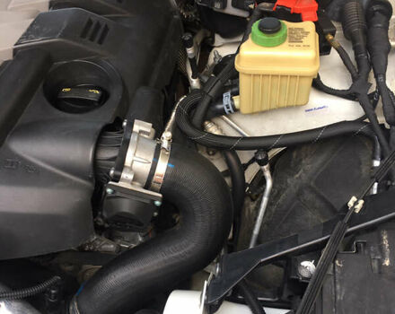 Белый Фольксваген Туарег, объемом двигателя 2.97 л и пробегом 285 тыс. км за 21000 $, фото 18 на Automoto.ua