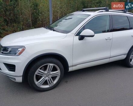 Белый Фольксваген Туарег, объемом двигателя 3 л и пробегом 170 тыс. км за 24900 $, фото 4 на Automoto.ua