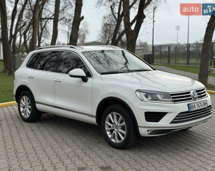 Белый Фольксваген Туарег, объемом двигателя 2.97 л и пробегом 265 тыс. км за 24200 $, фото 6 на Automoto.ua