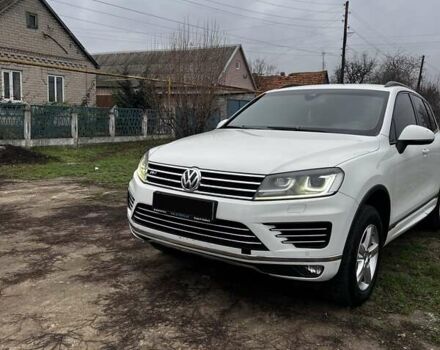 Білий Фольксваген Туарег, об'ємом двигуна 2.97 л та пробігом 334 тис. км за 26000 $, фото 4 на Automoto.ua