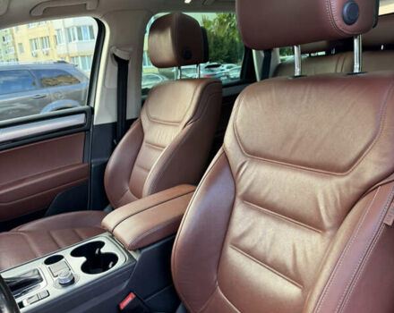 Білий Фольксваген Туарег, об'ємом двигуна 2.97 л та пробігом 228 тис. км за 29500 $, фото 10 на Automoto.ua