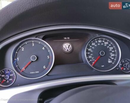 Білий Фольксваген Туарег, об'ємом двигуна 3 л та пробігом 157 тис. км за 27500 $, фото 25 на Automoto.ua