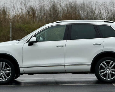 Белый Фольксваген Туарег, объемом двигателя 2.97 л и пробегом 216 тыс. км за 24500 $, фото 4 на Automoto.ua