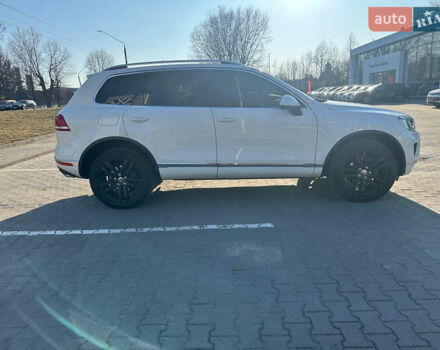 Белый Фольксваген Туарег, объемом двигателя 2.97 л и пробегом 240 тыс. км за 25000 $, фото 13 на Automoto.ua