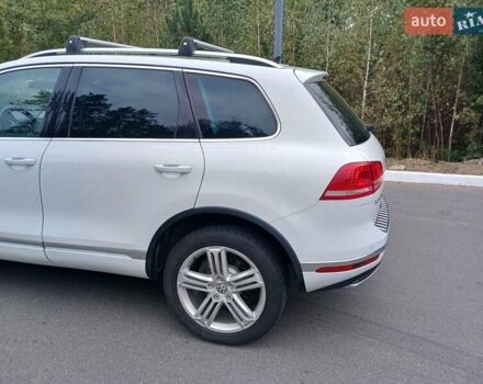 Белый Фольксваген Туарег, объемом двигателя 3 л и пробегом 170 тыс. км за 24900 $, фото 6 на Automoto.ua